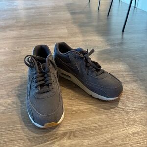 Nike Air Max 90 Ultra 2.0 LTR in ‘Thunder Gray ’